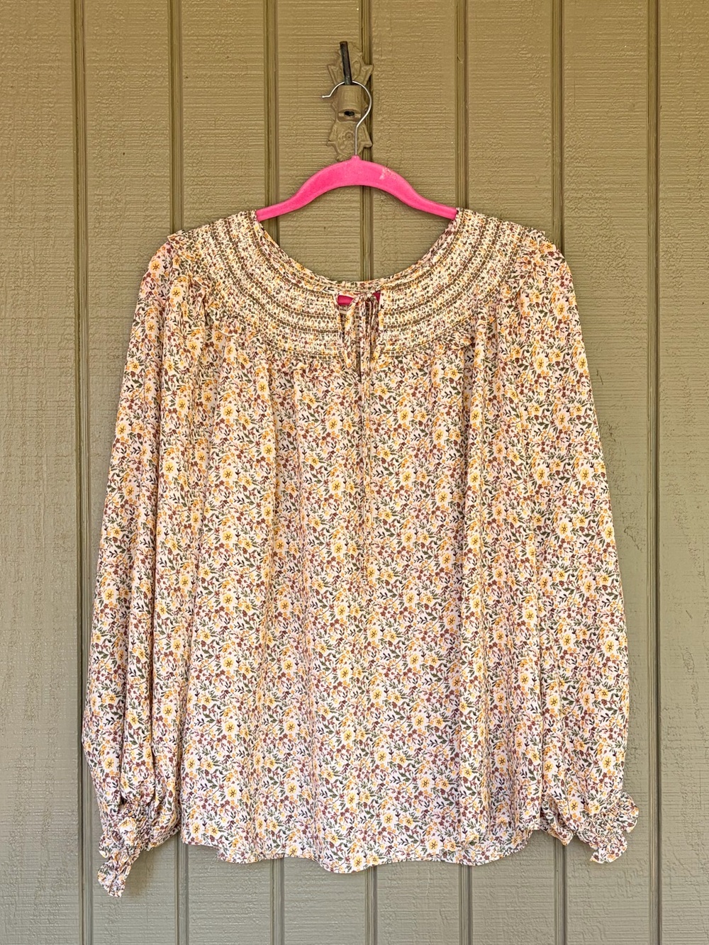 Max Studio Smocked Yoke Floral Peasant Blouse Medium Earth Tone Keyhole EUC